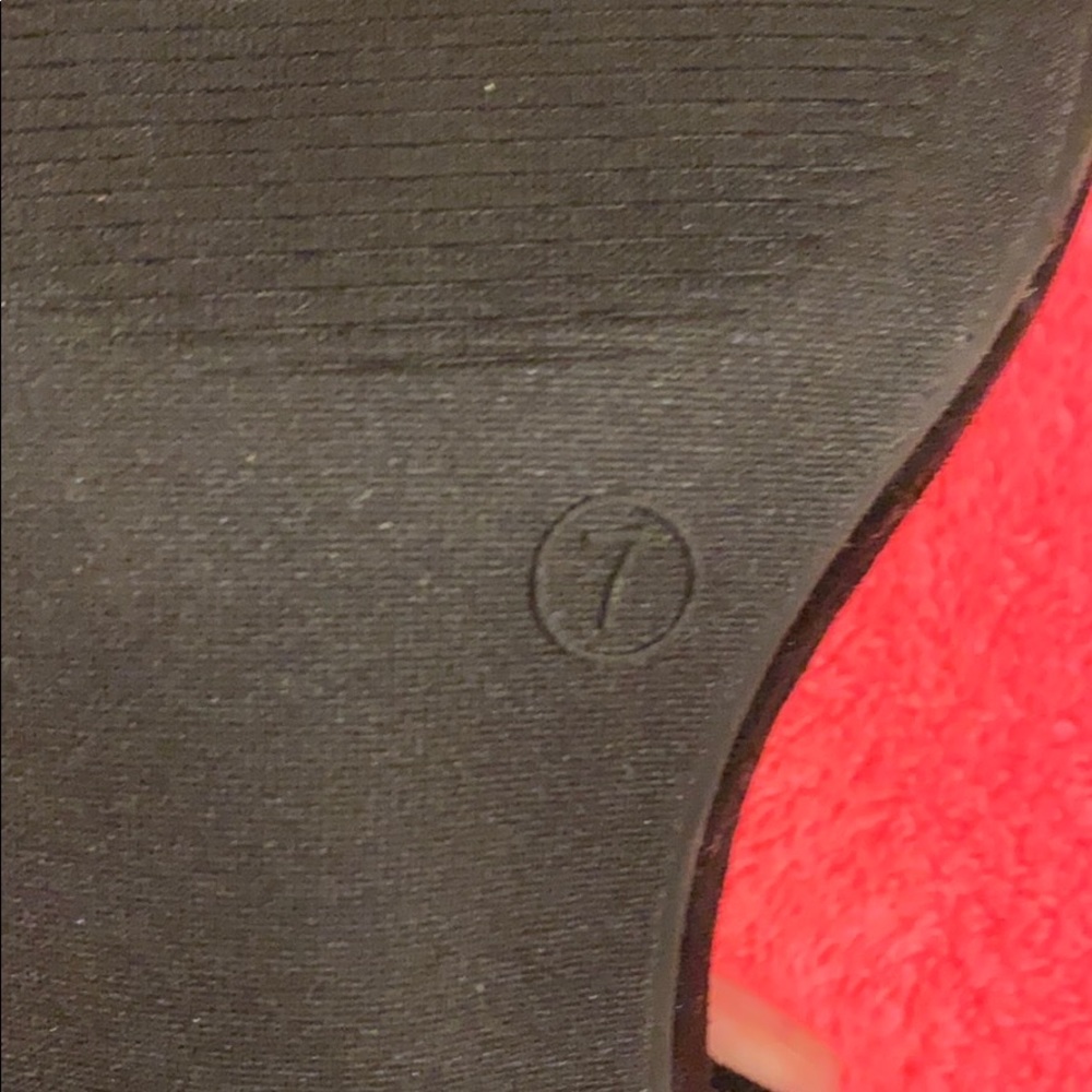 High heels - Picture 2 of 2